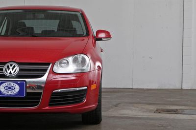 2010 Volkswagen Jetta Sedan 4dr DSG TDI - Click to see full-size photo viewer